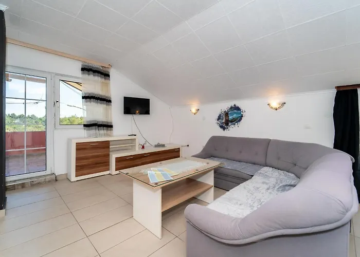 Lovely In With Wifi Apartman