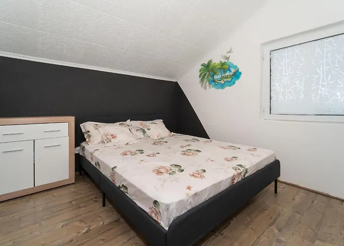 Apartman Lovely In With Wifi Benkovac