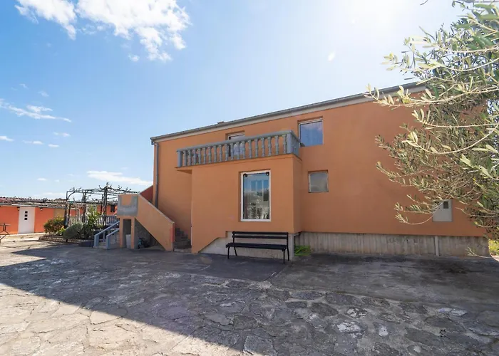 Lovely In With Wifi Apartman Benkovac