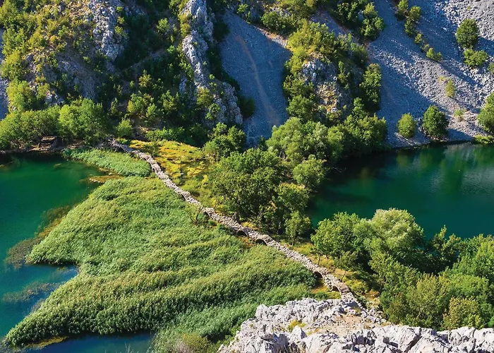 Apartman Lovely In With Wifi Benkovac