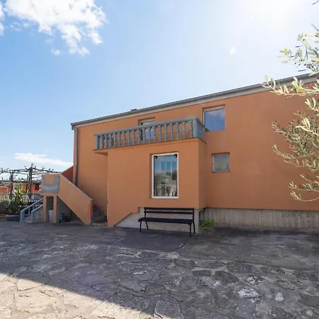 Lovely In With Wifi Apartment Benkovac